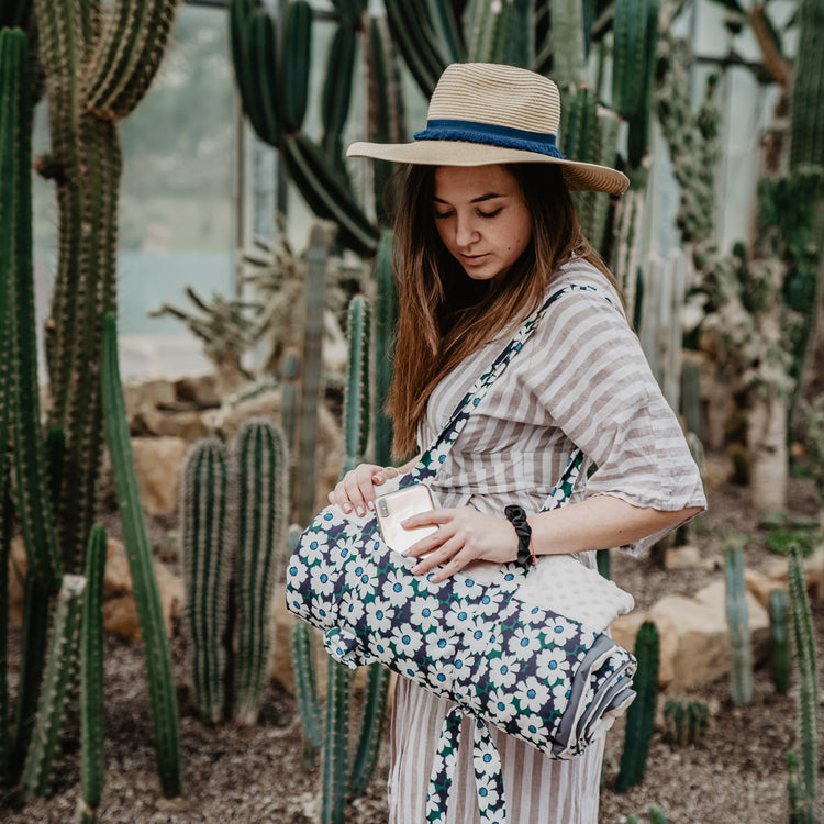 Picnic Mat - Lunapark By Night - Light Grey