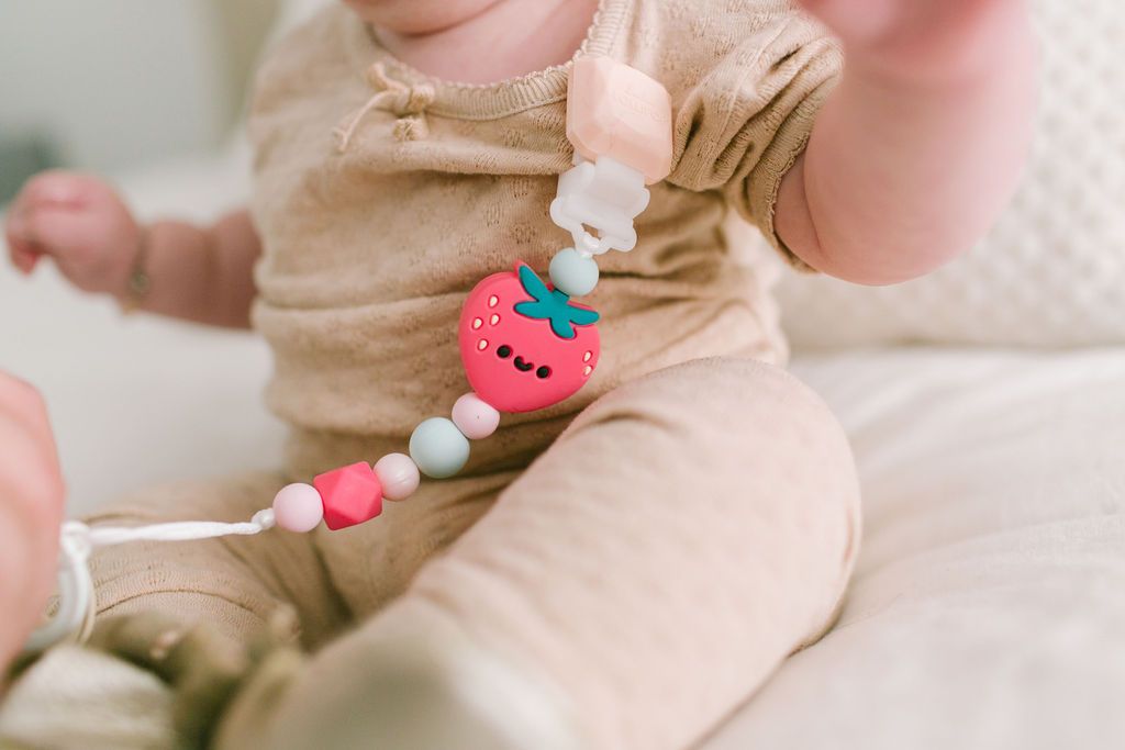 Loulou Lollipop | Darling Pacifier Clip - Strawberry | Artock Australia