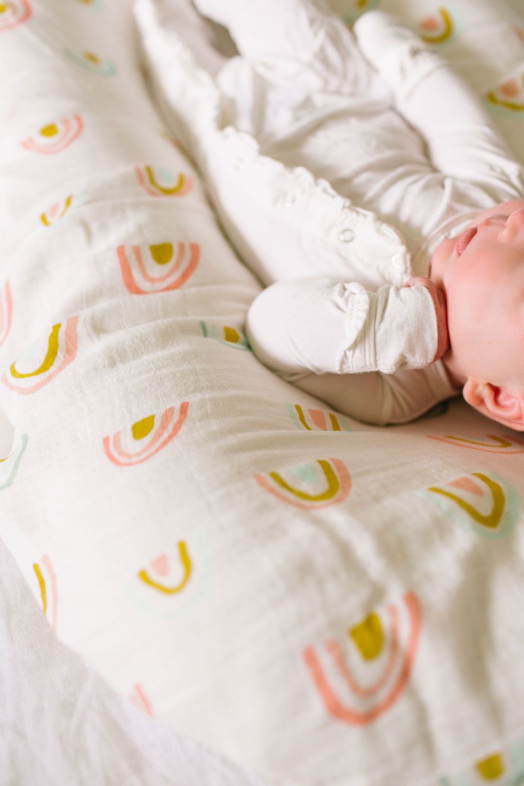 Loulou Lollipop | Muslin Swaddle - Llama Rainbow | Artock Australia