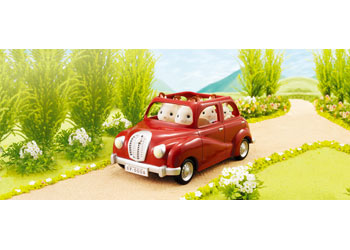 Sylvanian Families | Family Saloon Car - Red | Artock Australia